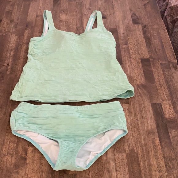 Lands’ End from Bloomingdale’s High waisted Padded flattering two piece. Lovely - Picture 3 of 15